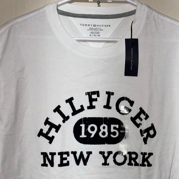 Tommy Hilfiger T-shirt - Picture 2 of 3